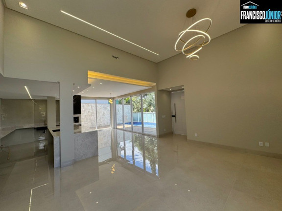 Casa com 4 Quartos à Venda, 450 m² em Condomínio Do Lago - Goiânia