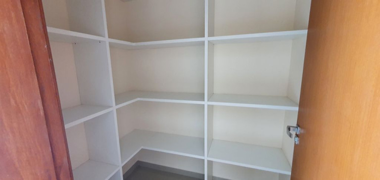 Imagem Casa com 3 Quartos para Alugar, 300 m² em Villa Branca - Jacareí