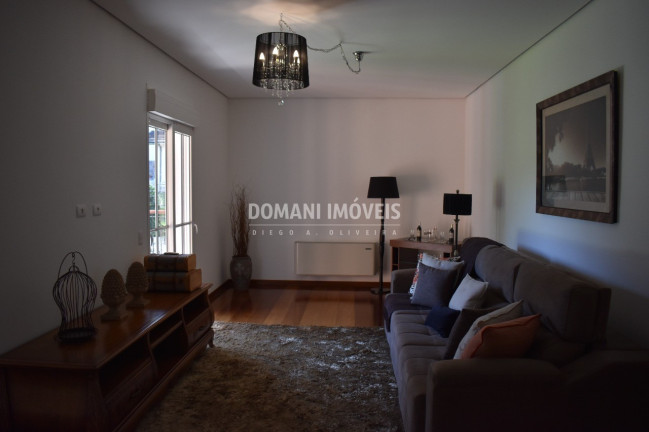 Imagem Imóvel com 4 Quartos à Venda, 492 m² em Região De Capivari - Campos Do Jordão Imagem Imóvel com 4 Quartos à Venda, 492 m² em Região De Capivari - Campos Do Jordão