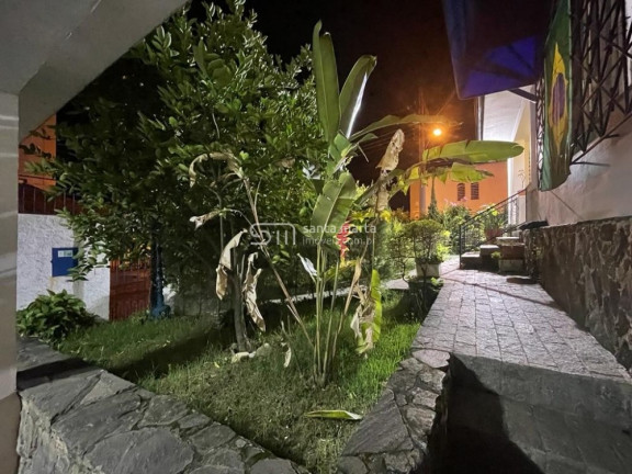 Imagem Casa com 3 Quartos à Venda, 24 m² em Centro - Lorena Imagem Casa com 3 Quartos à Venda, 24 m² em Centro - Lorena