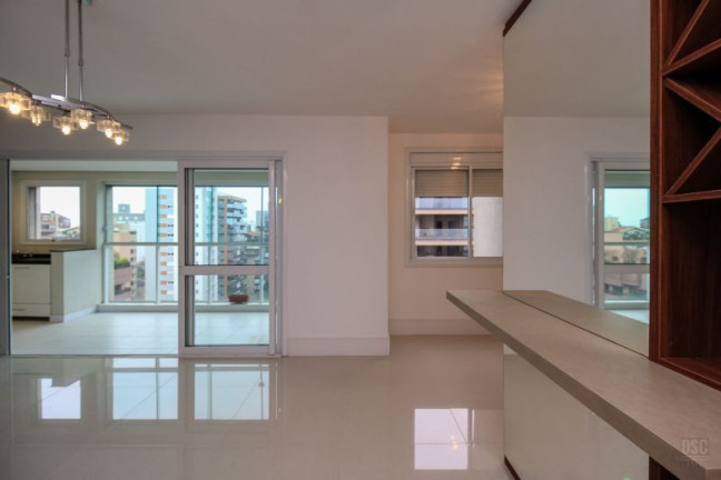Imagem Imóvel com 3 Quartos à Venda, 165 m² em Bela Vista - Porto Alegre Imagem Imóvel com 3 Quartos à Venda, 165 m² em Bela Vista - Porto Alegre