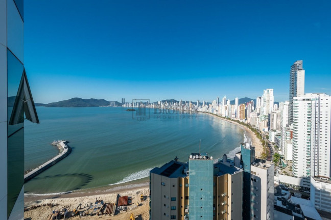 Imagem Apartamento com 3 Quartos à Venda, 165 m² em Pioneiros - Balneário Camboriú Imagem Apartamento com 3 Quartos à Venda, 165 m² em Pioneiros - Balneário Camboriú