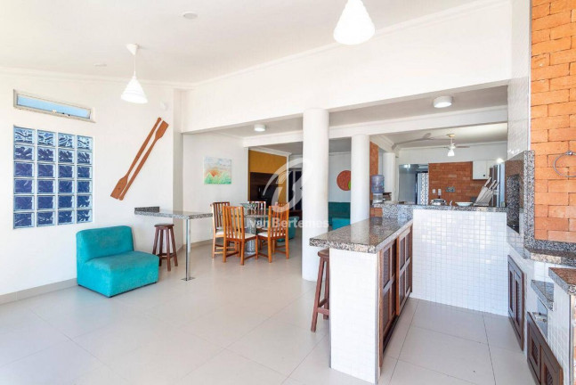 Imagem Casa com 4 Quartos para Temporada, em Canto Grande - Bombinhas Imagem Casa com 4 Quartos para Temporada, em Canto Grande - Bombinhas