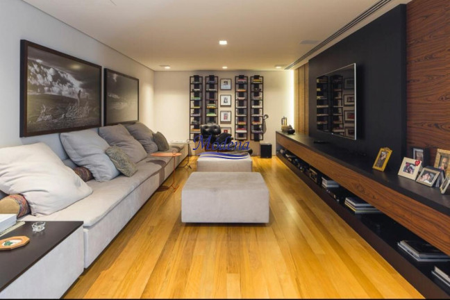 Imagem Casa com 3 Quartos à Venda, 723 m² em Jardim Paulista - São Paulo Imagem Casa com 3 Quartos à Venda, 723 m² em Jardim Paulista - São Paulo