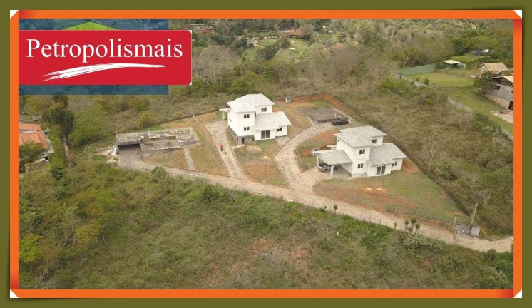 Imagem Casa com 3 Quartos à Venda, 203 m² em Nogueira - Petrópolis