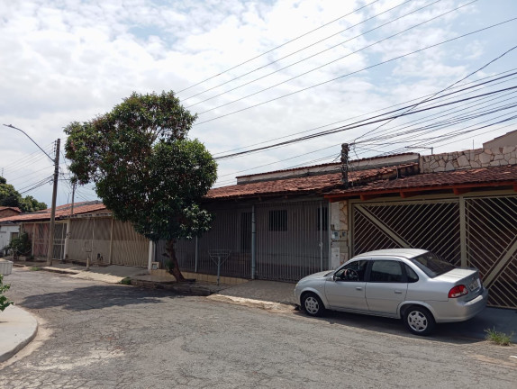 Casa com 3 Quartos à Venda, 200 m² em Conjunto Cachoeira Dourada - Goiânia