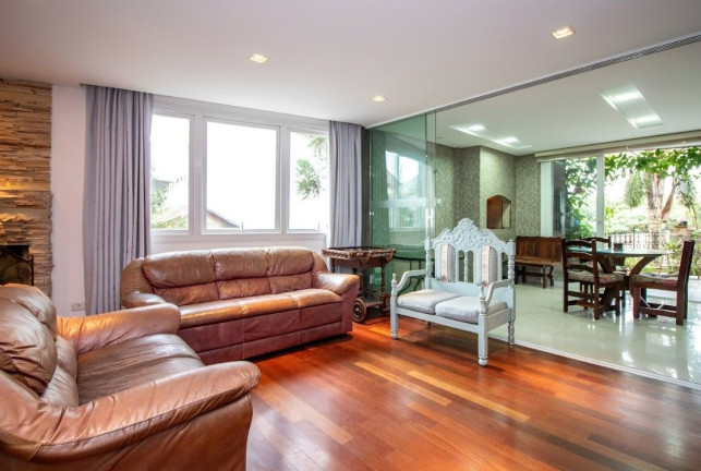 Casa com 4 Quartos à Venda, 511 m² em Portão - Curitiba