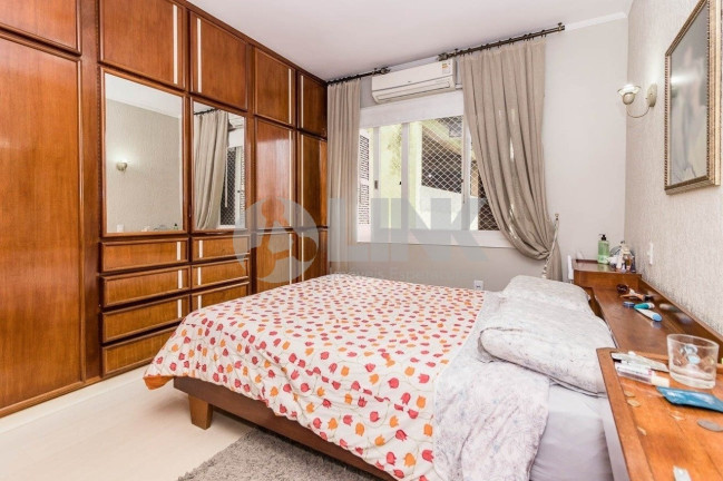 Imagem Imóvel com 3 Quartos à Venda, 211 m² em Jardim Lindóia - Porto Alegre