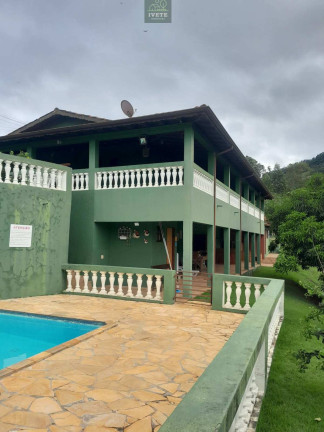 Imagem Casa com 4 Quartos à Venda, 3.000 m² Imagem Casa com 4 Quartos à Venda, 3.000 m²