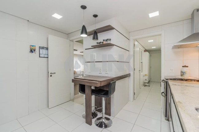 Imagem Apartamento com 3 Quartos à Venda, 158 m² em Menino Deus - Porto Alegre Imagem Apartamento com 3 Quartos à Venda, 158 m² em Menino Deus - Porto Alegre