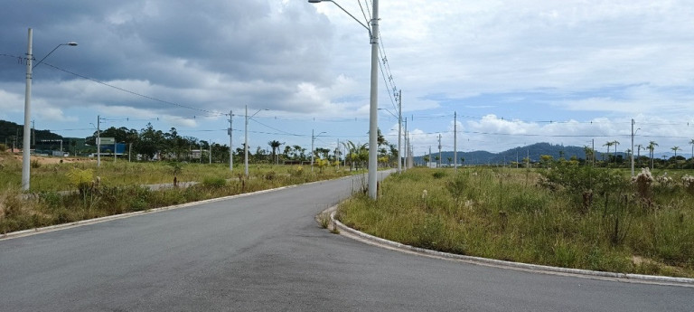 Imagem Imóvel à Venda, em Vargem Grande - Florianópolis Imagem Imóvel à Venda, em Vargem Grande - Florianópolis
