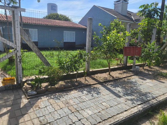 Imagem Casa com 2 Quartos à Venda,  em Atlântida Sul - Osório