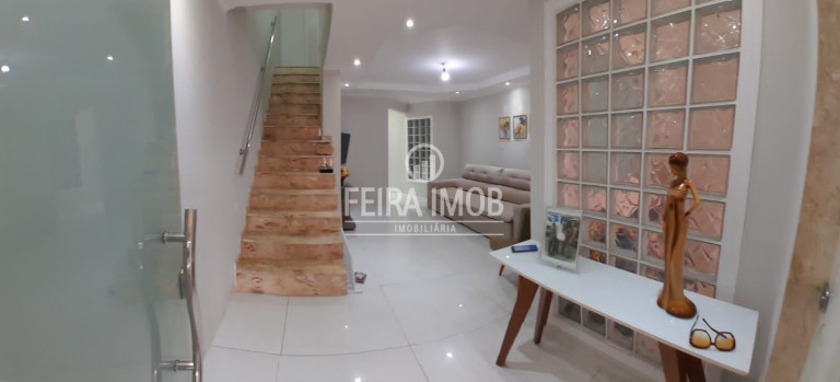 Imagem Casa com 3 Quartos à Venda, em Av. Fraga Maia - Feira De Santana Imagem Casa com 3 Quartos à Venda, em Av. Fraga Maia - Feira De Santana