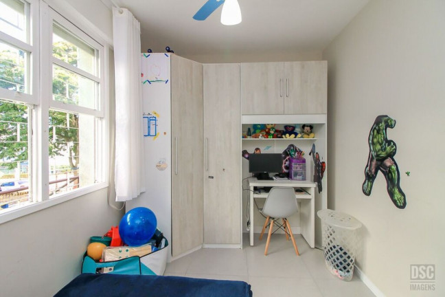 Imagem Imóvel com 2 Quartos à Venda, 47 m² em Cristal - Porto Alegre Imagem Imóvel com 2 Quartos à Venda, 47 m² em Cristal - Porto Alegre