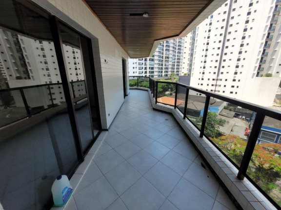 Imagem Apartamento com 4 Quartos à Venda, 140 m² em Pitangueiras - Guarujá