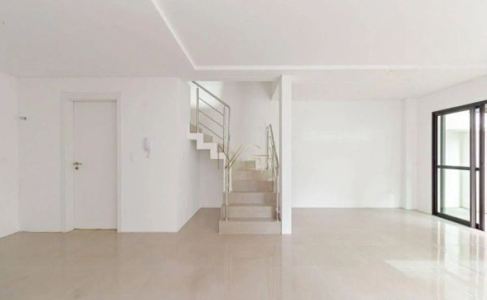 Imagem Casa com 3 Quartos à Venda, 125 m² em Bom Retiro - Curitiba Imagem Casa com 3 Quartos à Venda, 125 m² em Bom Retiro - Curitiba