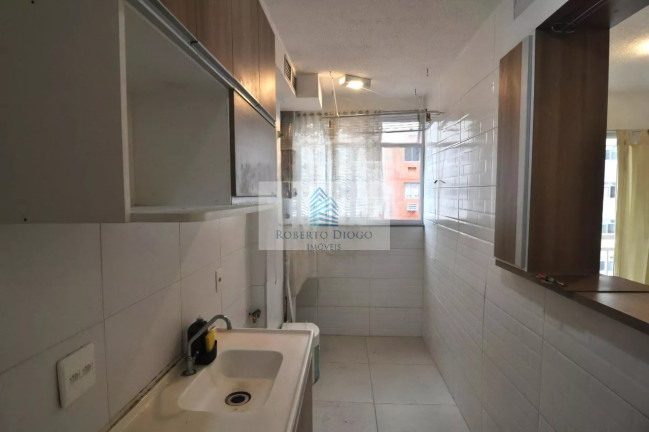 Imagem Imóvel com 2 Quartos à Venda, 46 m² em Camorim - Rio De Janeiro Imagem Imóvel com 2 Quartos à Venda, 46 m² em Camorim - Rio De Janeiro