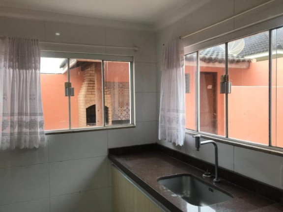 Casa com 3 Quartos à Venda, 200 m² em Vale Das Palmeiras - Macaé