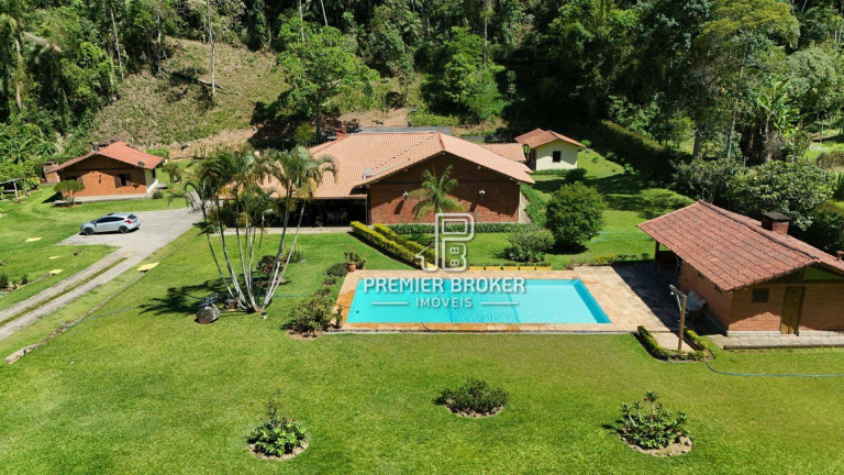 Casa com 4 Quartos à Venda, 350 m² em Fazenda Boa Fé - Teresópolis