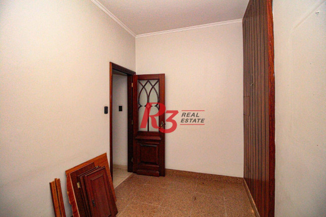 Imagem Sobrado com 3 Quartos para Alugar, 230 m² em Gonzaga - Santos