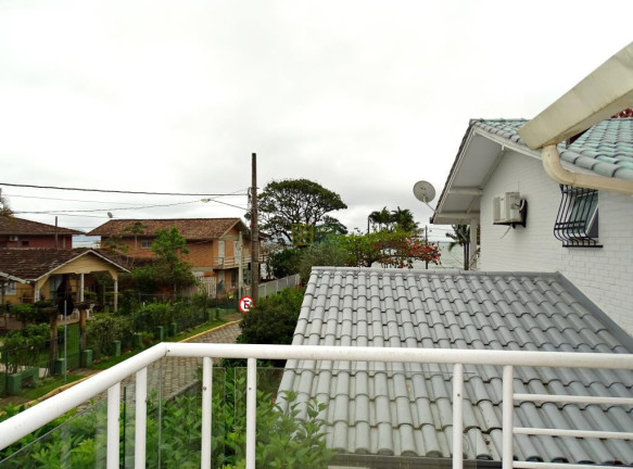 Imagem Casa com 4 Quartos à Venda, 215 m² em Centro - Porto Belo Imagem Casa com 4 Quartos à Venda, 215 m² em Centro - Porto Belo