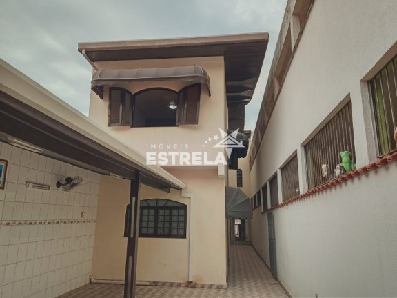 Casa com 4 Quartos à Venda, 240 m² em Jardim Leonor - Cotia