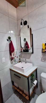 Imagem Casa com 2 Quartos à Venda, 1.800 m² Imagem Casa com 2 Quartos à Venda, 1.800 m²