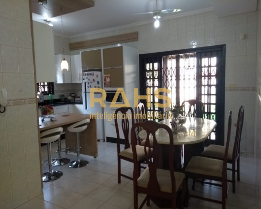 Imagem Casa com 4 Quartos à Venda, 261 m² em América - Joinville Imagem Casa com 4 Quartos à Venda, 261 m² em América - Joinville