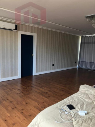 Imagem Imóvel com 8 Quartos à Venda, 760 m² Imagem Imóvel com 8 Quartos à Venda, 760 m²