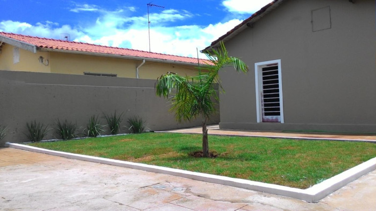 Imagem Casa com 3 Quartos à Venda, 141 m² em Vila Brasil - Pirassununga Imagem Casa com 3 Quartos à Venda, 141 m² em Vila Brasil - Pirassununga