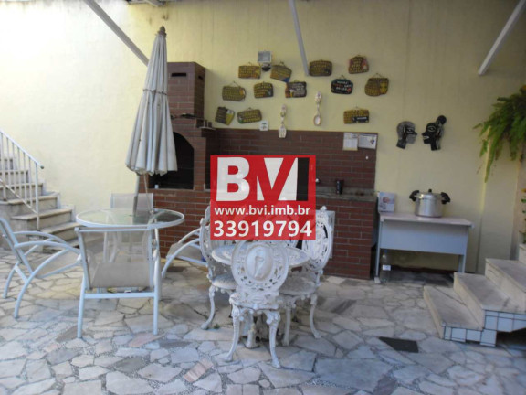 Imagem Casa com 3 Quartos à Venda, 150 m² em Vila Kosmos - Rio De Janeiro Imagem Casa com 3 Quartos à Venda, 150 m² em Vila Kosmos - Rio De Janeiro