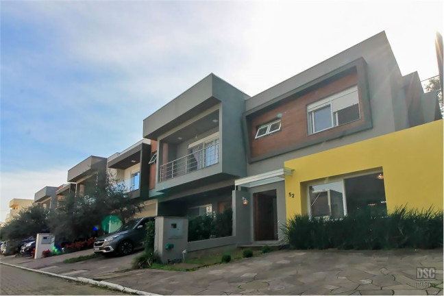 Imagem Casa com 3 Quartos à Venda, em Hípica - Porto Alegre Imagem Casa com 3 Quartos à Venda, em Hípica - Porto Alegre