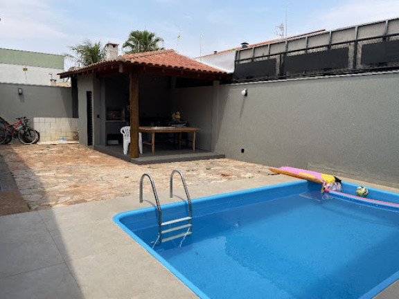 Imagem Casa com 3 Quartos à Venda, 242 m² em Caranda - Campo Grande