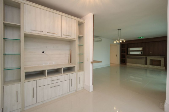 Imagem Imóvel com 3 Quartos à Venda, 165 m² em Bela Vista - Porto Alegre Imagem Imóvel com 3 Quartos à Venda, 165 m² em Bela Vista - Porto Alegre