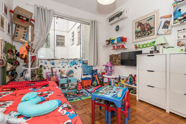 Imagem Apartamento com 2 Quartos à Venda, 71 m² em Santa Cecília - Porto Alegre