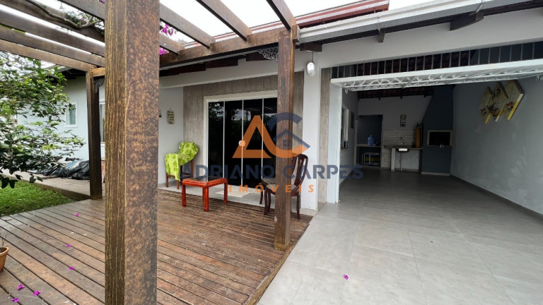 Imagem Casa com 3 Quartos à Venda, 107 m² em Itacolomi - Balneário Piçarras