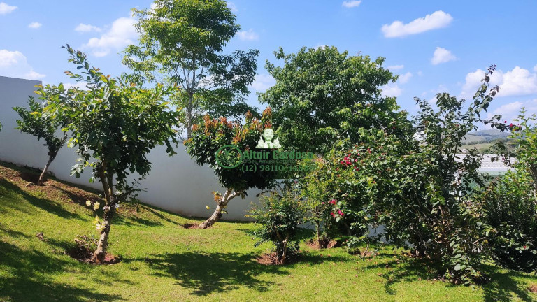 Imagem Casa com 4 Quartos à Venda, 230 m² em Centro - Jambeiro