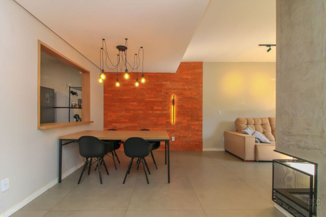 Imagem Imóvel com 3 Quartos à Venda, em Hípica - Porto Alegre Imagem Imóvel com 3 Quartos à Venda, em Hípica - Porto Alegre
