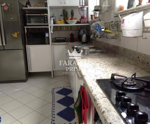 Imagem Sobrado com 3 Quartos à Venda, 190 m² em Gonzaga - Santos