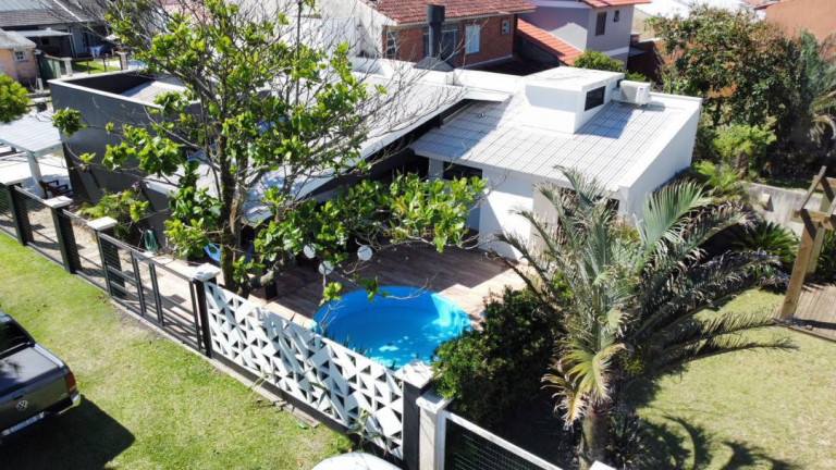 Imagem Casa com 4 Quartos à Venda, 140 m² em Noiva Do Mar - Xangri-lá Imagem Casa com 4 Quartos à Venda, 140 m² em Noiva Do Mar - Xangri-lá
