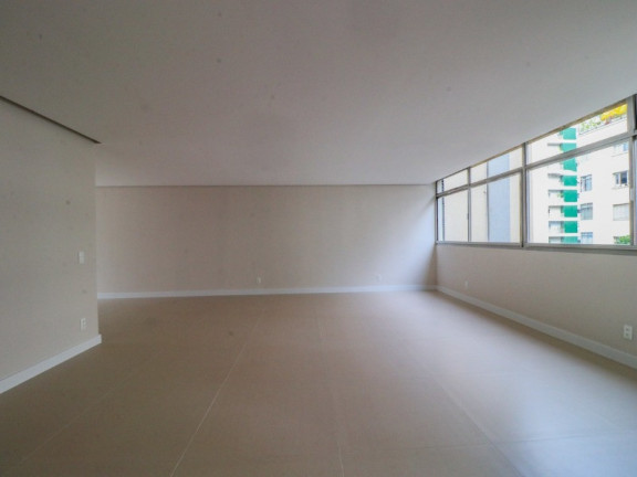 Imóvel com 3 Quartos à Venda, 235 m² em Santa Cecília - São Paulo