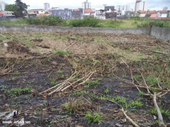 Terreno à Venda, 240 m² em Jardim Marcato - Suzano