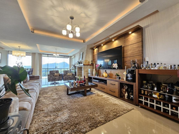 Imagem Casa com 3 Quartos à Venda, 265 m² em Várzea - Teresópolis