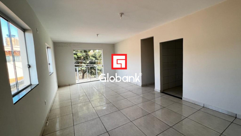Apartamento com 3 Quartos para Alugar, 80 m² em Vila Sumaré - Montes Claros