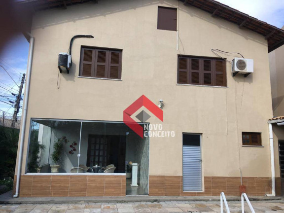 Casa com 3 Quartos à Venda, 240 m² em Sapiranga - Fortaleza