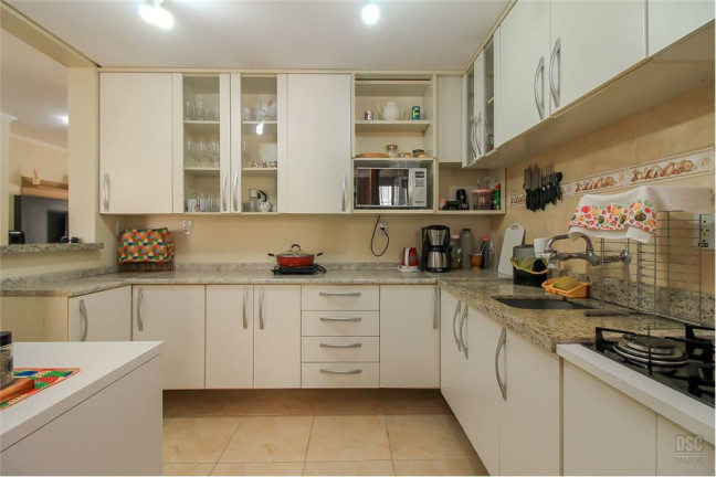 Imagem Casa com 3 Quartos à Venda, em Hípica - Porto Alegre Imagem Casa com 3 Quartos à Venda, em Hípica - Porto Alegre