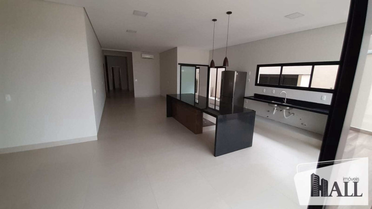 Casa com 3 Quartos à Venda, 266 m² em Centro - Bady Bassitt
