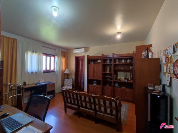 Imagem Casa com 4 Quartos à Venda, 213 m² em Pantanal - Florianópolis