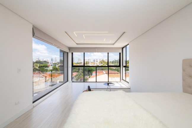 Imagem Casa com 3 Quartos à Venda, 190 m² em Santo Inácio - Curitiba Imagem Casa com 3 Quartos à Venda, 190 m² em Santo Inácio - Curitiba