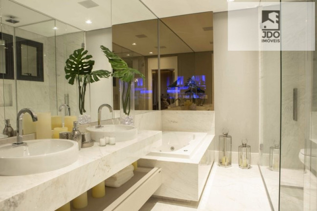 Imagem Apartamento com 3 Quartos à Venda, 232 m² em Cabral - Curitiba